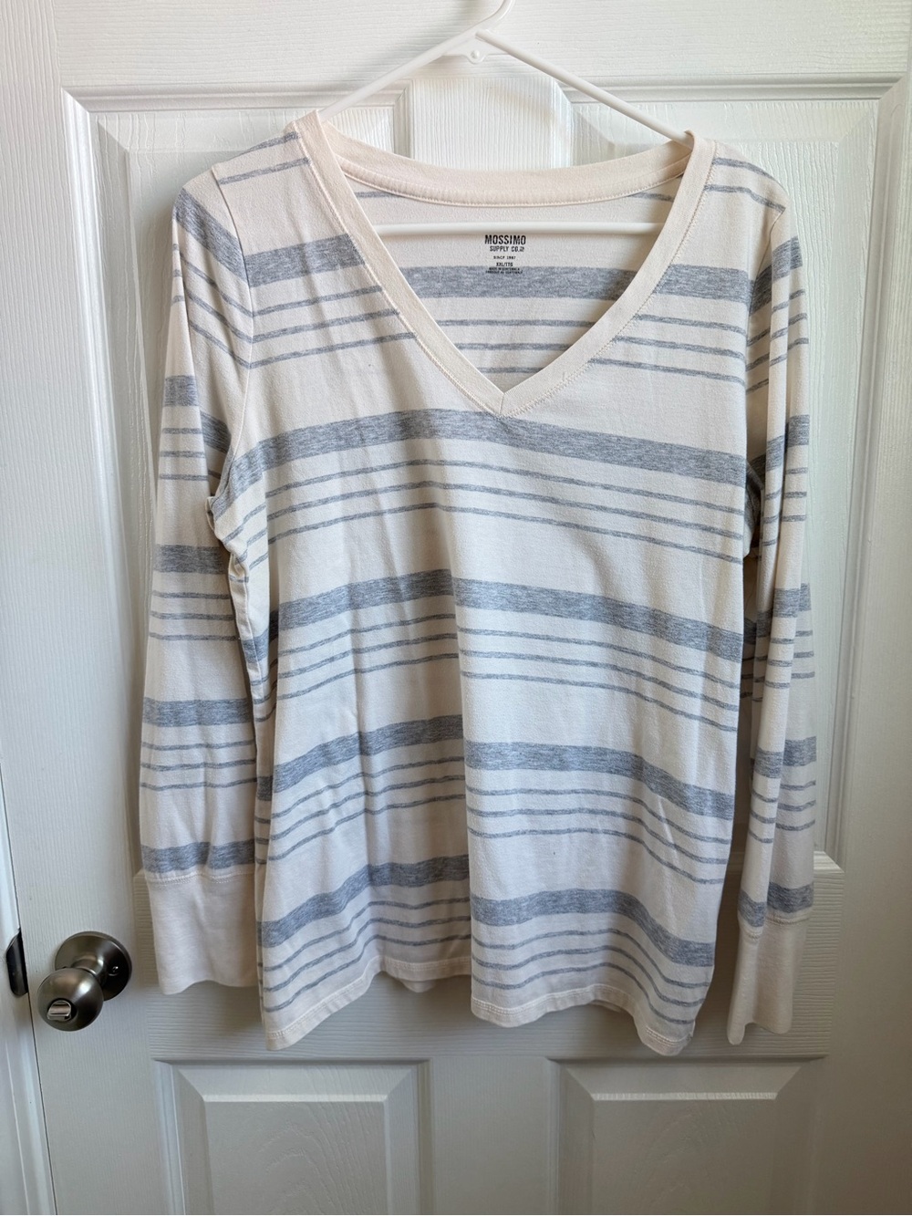 Mossimo Striped V-Neck Long Sleeve Top - Cream & Gray